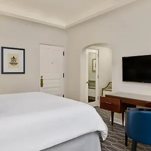 Szálloda The Oxford, Denveri nemzetközi repülőtér